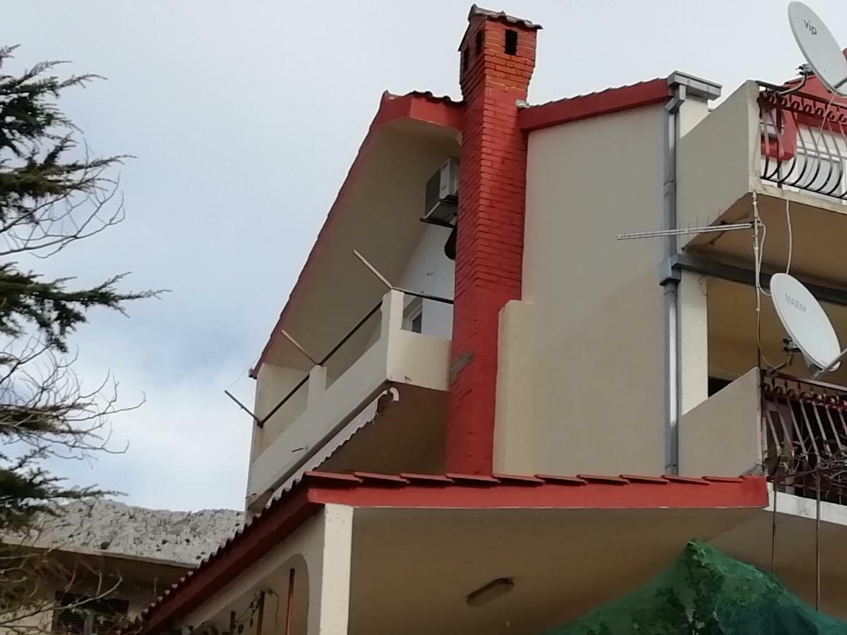 Angella Apartment Дуги Рат Екстериор снимка